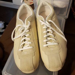 Skechers Cream & White Leather Sneakers. 9.5M
